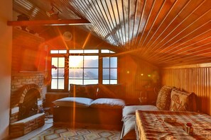 Télévision, cheminée