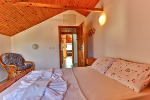 2 عدّة غرف نوم ومكواة/لوح كي وواي فاي وملاءات أسرّة