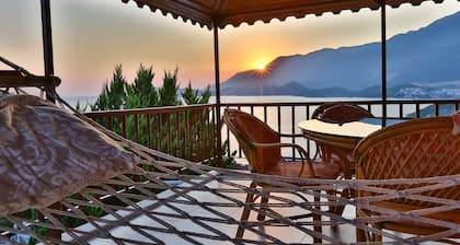 Alquiler de vacaciones en Kas con impresionantes vistas al mar y piscina (4 personas)