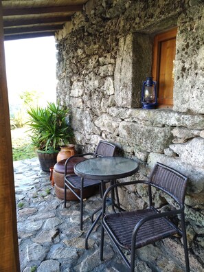 Outdoor dining - Enjoy Gerês - Nature, Tranquility, Privacy, Comfort Close to Everything (Salto)
