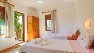 3 habitaciones, tabla de planchar con plancha, wifi y ropa de cama