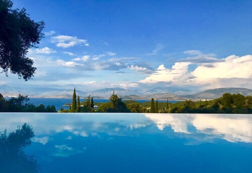 Herrliche Villa mit Meerblick, privatem Pool, in der Nähe von Stränden und Annehmlichkeiten