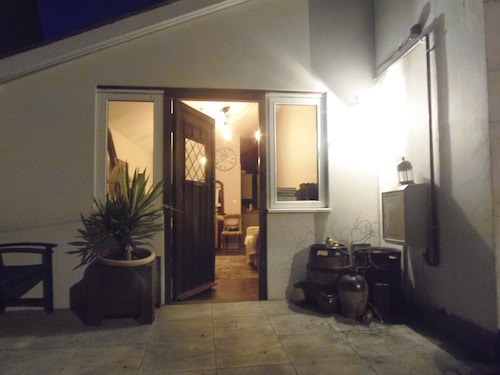 Dippy cottage - a perfect romantic escape, offering private luxury to indulge in