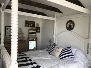 1 dormitori, escriptori i habitacions insonoritzades 