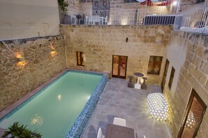 Pool - Highly Renovated Ta Rozamari Character House With Pool And Hot Tub (Zejtun)