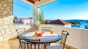 Outdoor dining - Spend amazing holidays with family, kids and friends in Villa Verandah ! ! ! (Trogir)