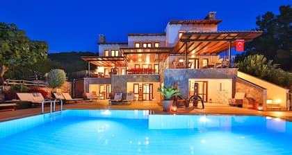 Villa Exclusive surplombant la mer et la montagne 'Villa Kibele'