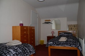 2 soverom, strykejern/-brett, wi-fi (inkludert) og sengetøy