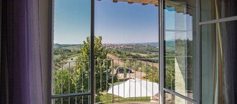 Le Redi: sustainable geothermal country villa, amazing views over Chianti hills