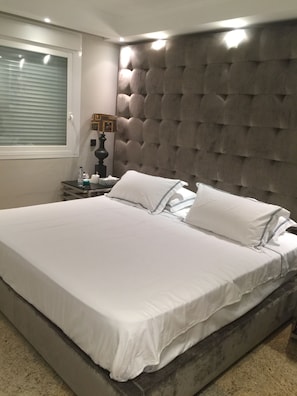 10 habitaciones, tabla de planchar con plancha, internet y ropa de cama