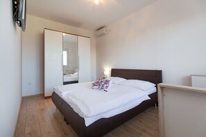 3 Schlafzimmer, Bügeleisen/Bügelbrett, Internetzugang, Bettwäsche