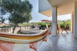 Outdoor dining - VILLA MATHILDE Modern Family House near to the sea (Ugljan)