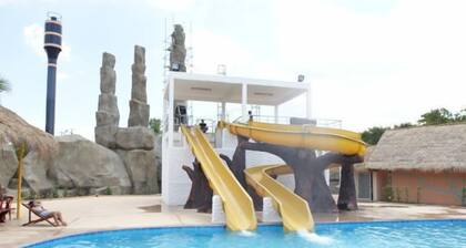 A fantastic calm castle with a great lakeview!