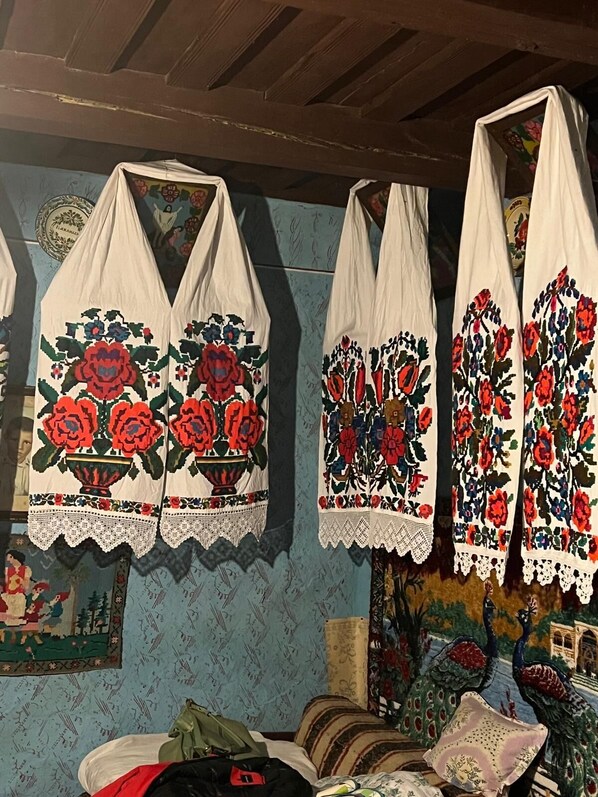 Interior - ENCHANTING Holiday Home, Maramures, NW Transylvania near Rogoz UNESCO Church (Cupseni)