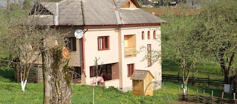 ENCHANTING Holiday Home, Maramures, NW Transylvania near Rogoz UNESCO Church
