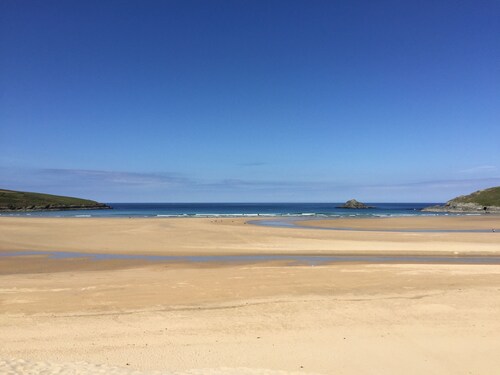 Sea Views, Crantock, Sleeps 4, Private Lane. 