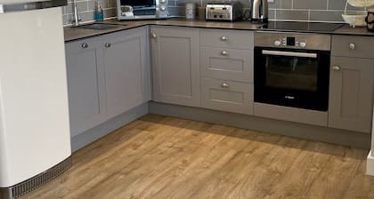 Sea Views, Crantock, Sleeps 4, Private Lane.