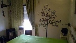 2 slaapkamers, een strijkplank/strijkijzer, wifi, beddengoed