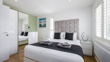 2 bedrooms, in-room safe, iron/ironing board, free WiFi