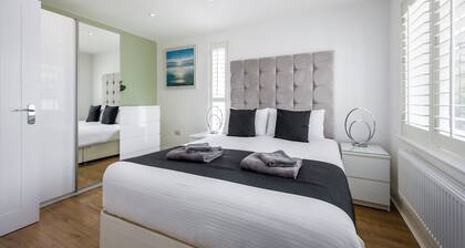 Zeitgenössische 2 Doppelbett Garten Apartment in der Nähe von Strand