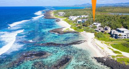 Peters Beach House with pool, waterfront, Poste Lafayette Mauritius