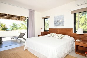 3 عدّة غرف نوم وخزنة داخل الغرفة ومكتب ومكواة/لوح كي