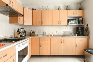 Microwave, coffee/tea maker