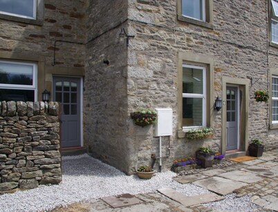 Tucked Away Cottage, Beautiful cottage in central Grassington with parking