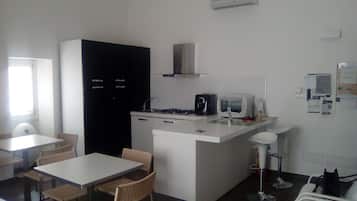 Kühlschrank, Ofen, Herdplatte, Geschirrspüler