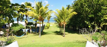 Riambel: Villa Antema, pool, right on the beach