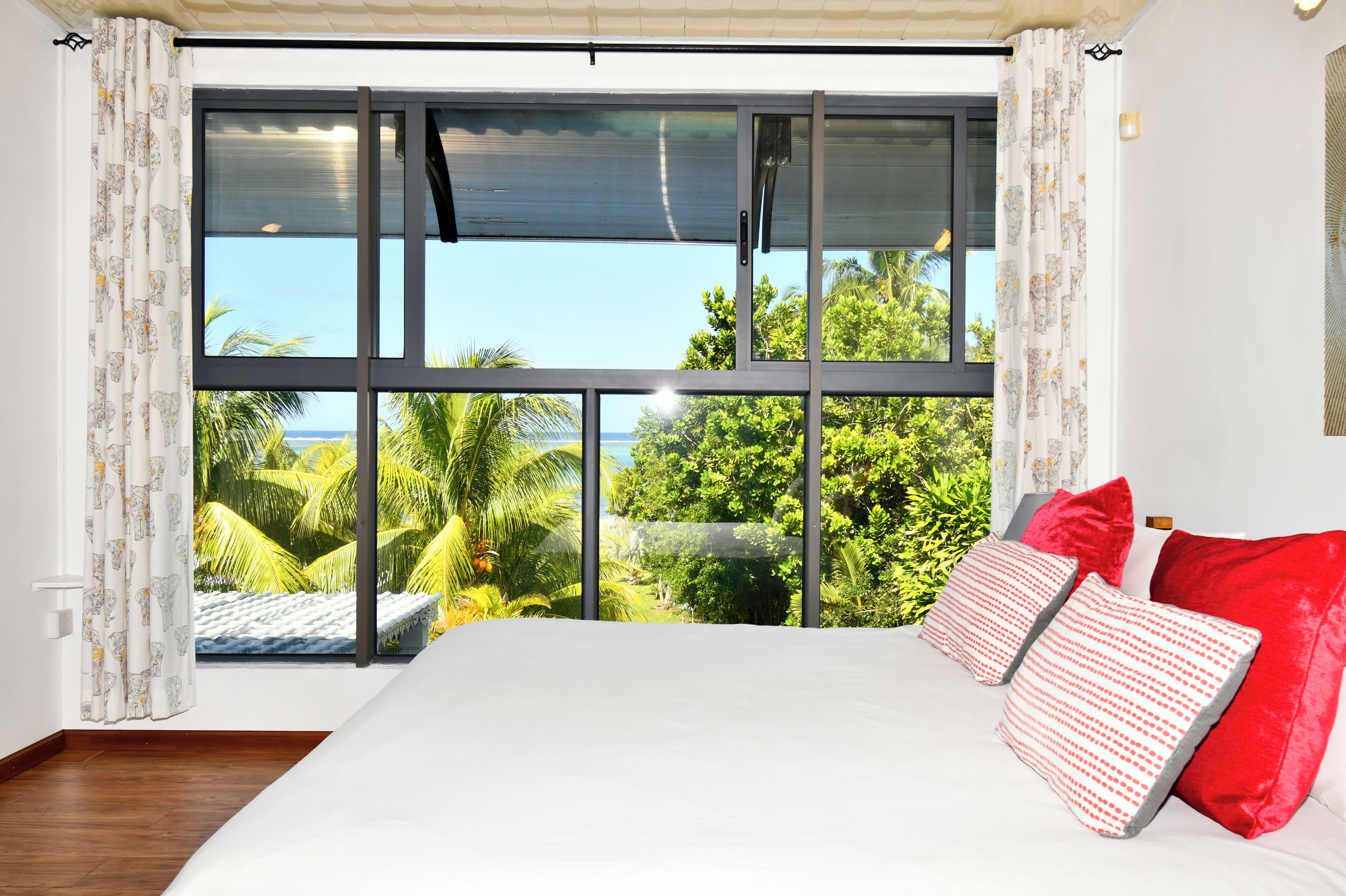 3 Schlafzimmer, Zimmersafe, Schreibtisch, Bügeleisen/Bügelbrett