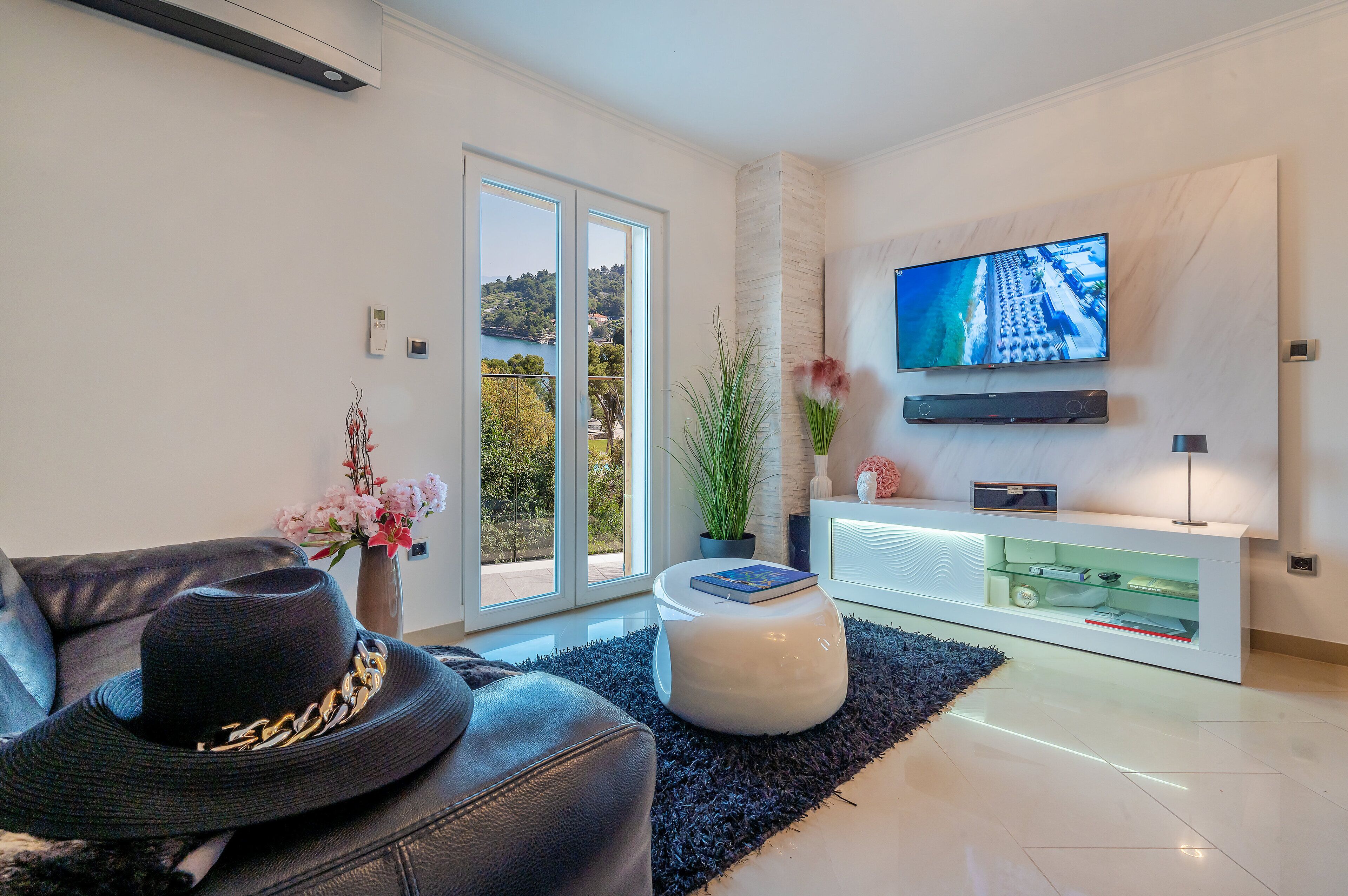 Smart-tv, pejs, spillekonsol, dvd-afspiller