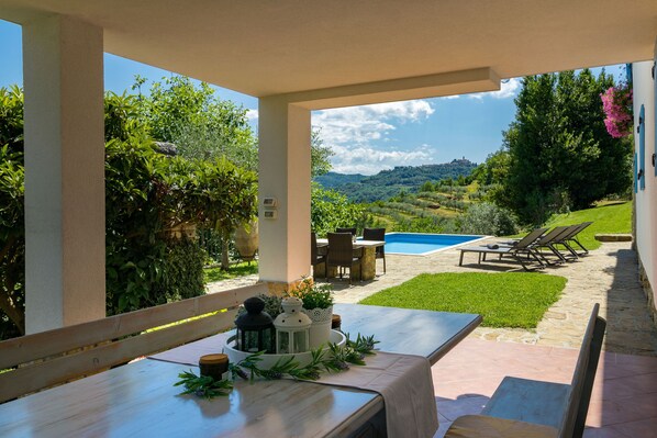 Outdoor dining - Peaceful Villa situated on the top of the hill with breathetaking view (Livade)