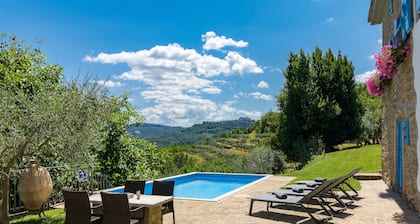 Peaceful Villa situated on the top of the hill with breathetaking view