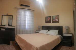4 chambres, fer et planche à repasser, Wi-Fi, draps fournis