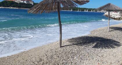 Beautiful apartment with a stunning sea view, just 100 metres away from the sea.