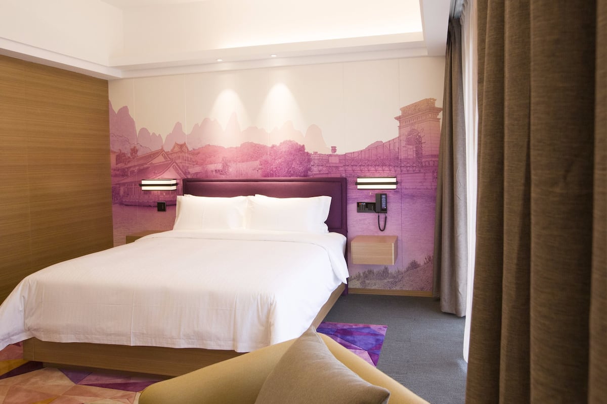 Kamar Double Comfort | Meja kerja, tirai kedap cahaya, dan Wi-Fi gratis