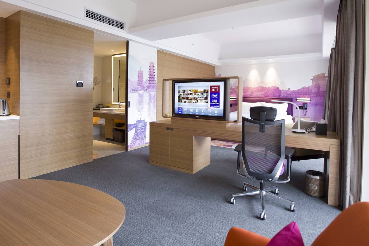 Suite | Living area