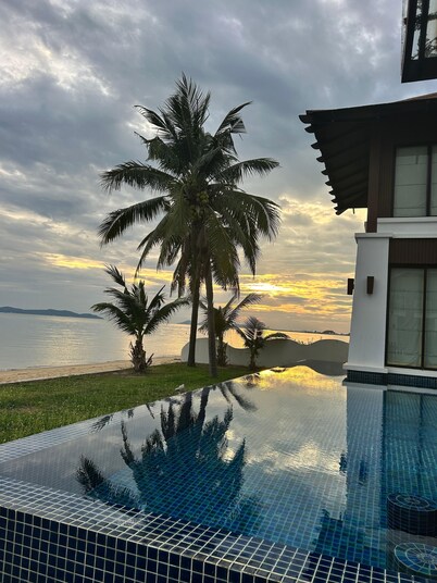 Luxury apartment with beautiful sea view and large terrace