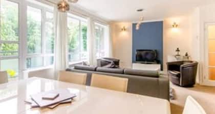 Stunning two bedroom apartment with views over the Dollis Park/Stream.