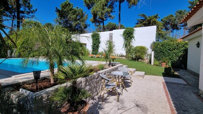 Architect Villa with private pool, 3 minutes to the beach and 20 min to Lisbon
