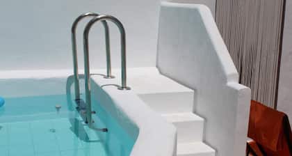 Stadthaus mit Gemeinschaftspool und privater Dachterrasse sowie WIFI