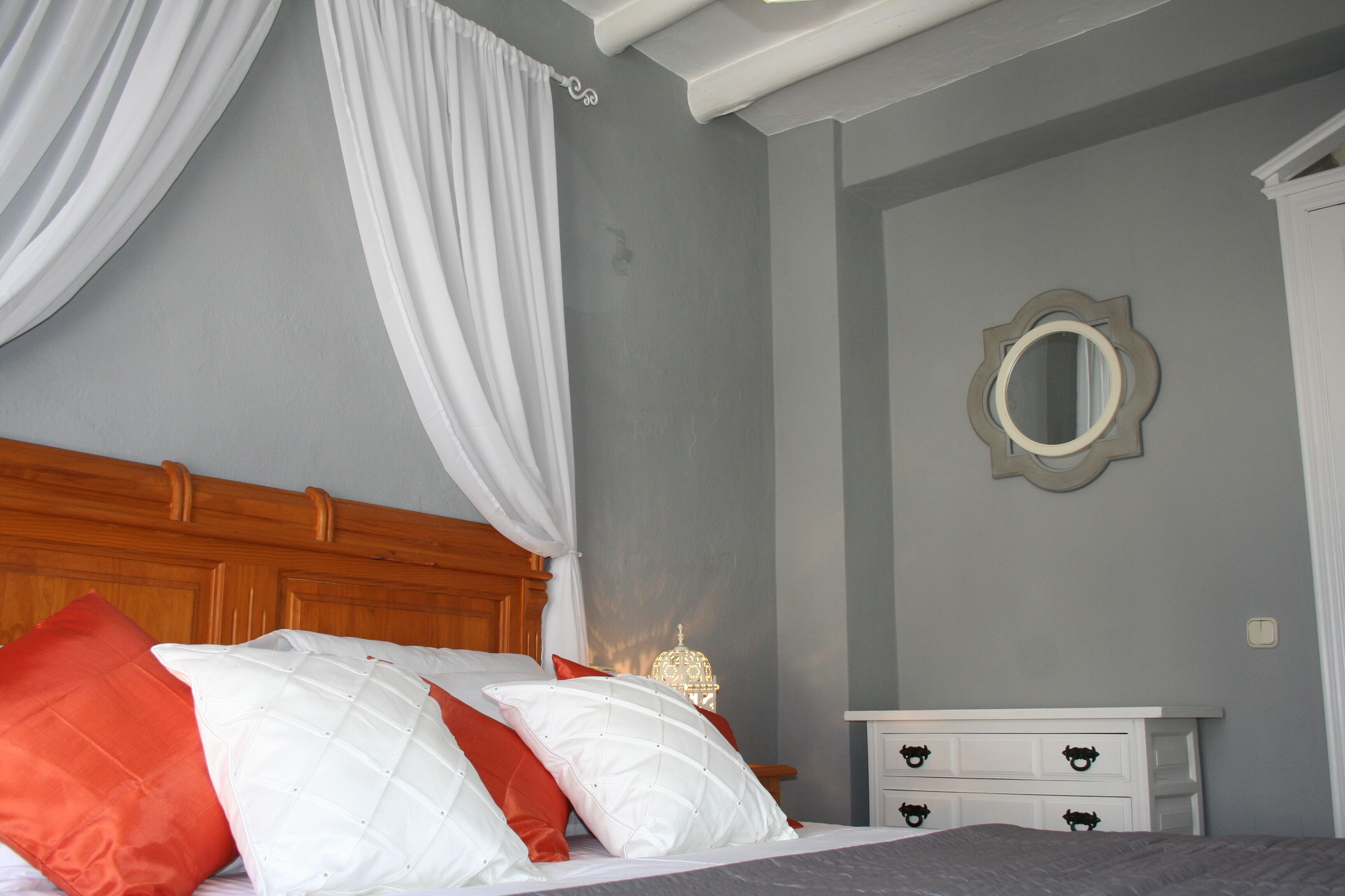 2 slaapkamers, een strijkplank/strijkijzer, gratis wifi, beddengoed