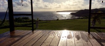 Beautiful, spacious two bedroom apartment with lovely gardens and awesome views.