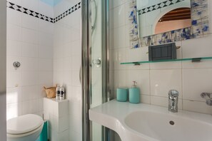 Shower, hair dryer, towels, soap - San Giovanni in the heart of Florence (Oltrarno) A / C and Free WIFI (Firenze)