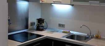 Sofia South Park apartment- massive, clean, modern!