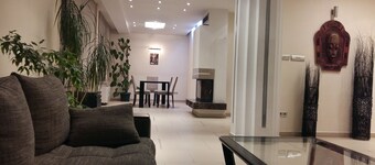 Sofia South Park apartment- massive, clean, modern!