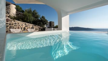 Una piscina a sfioro