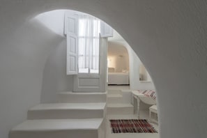 3 chambres, coffre-fort, bureau, fer et planche à repasser