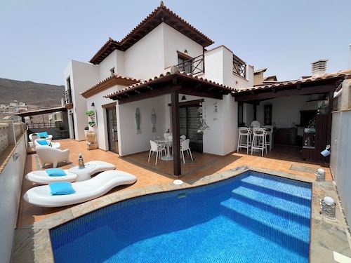 ABSOLUTE TRANQUILITY, COMFORTABLE AND CENTRAL LOCATION.